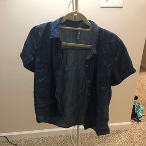 Short-sleeve dark chambray shirt